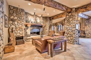 Galería fotográfica de Idyllic Grand Lodge Condo Steps to the CB Lifts! en Mount Crested Butte