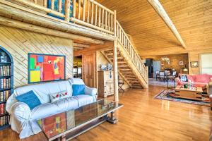 Seating area sa Beachfront Lake Michigan Log Cabin with Sauna!