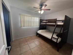 صورة لـ Charming Two-Bedroom Home Quiet and Cozy . في ليهاي أكريس +6 صور