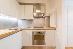 A kitchen or kitchenette at Vasari Suite Florence next to Pontevecchio