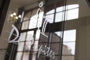 Certificato, attestato, insegna o altro documento esposto da Hotel De Pupiter