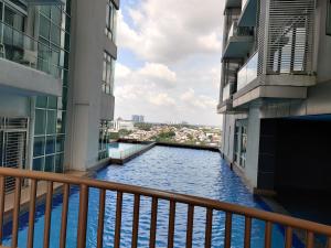 Μπαλκόνι ή βεράντα στο Ksl D'Esplanade Studio Apartment's 3