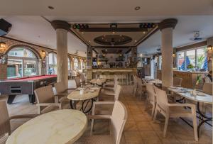 Restaurace v ubytování Planos Beach Hotel