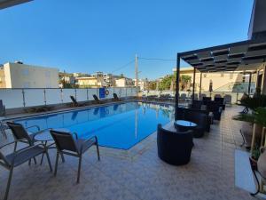 The swimming pool at or close to Zannis Hotel