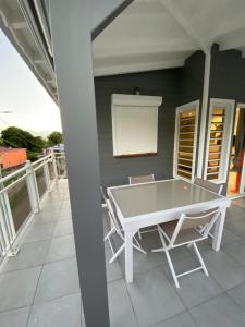 La buena vida tesisinde bir balkon veya teras
