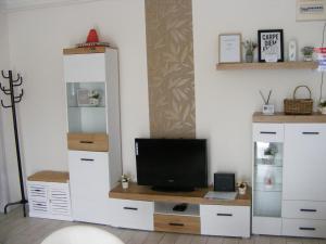 Kuchyňa alebo kuchynka v ubytovaní Furó-Lak 2 Apartman Hajdúszoboszló