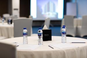 Konferenční prostory v ubytování Prime Al Corniche Hotel