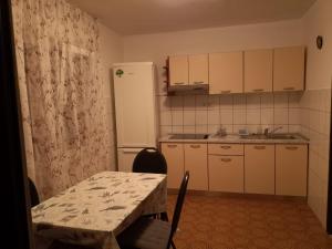 Apartment Jakus tesisinde mutfak veya mini mutfak