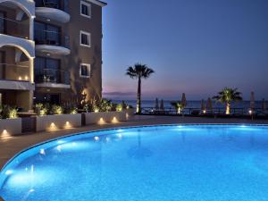 The swimming pool at or close to Windmill Bay Hotel
