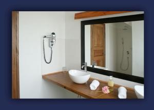 Bany a L'Hirondelle Self Catering Guest House