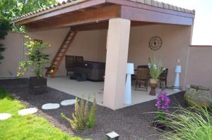 Vonkajšia záhrada v ubytovaní Les Terrasses de L'Oliu de L'Oustalet
