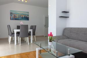Khu vực ghế ngồi tại Apartment Plazonić