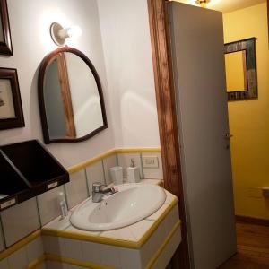 Kúpeľňa v ubytovaní Appartamento in centro storico Pescocostanzo
