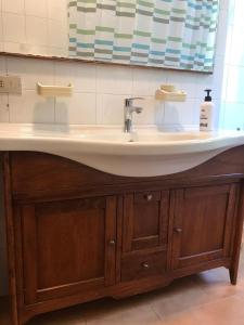 A bathroom at Villa Le Vignole