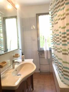 Ένα μπάνιο στο Villa Le Vignole