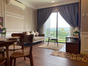 Χώρος καθιστικού στο De Lavelle Suites @ Timur Bay SeaFront Residence