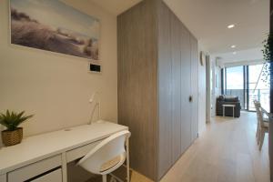 Gallery image of King Bed Luxury CBD Coastal Room with Amazing City Views, Spa, Gym, BBQ, Steam & Sauna Rooms in Adelaide