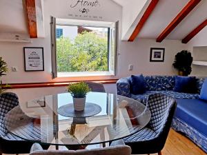 Fotografie z fotogalerie ubytování Apartments Sandra in the historical center of the city v destinaci Supetar