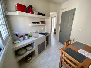 Kuchyňa alebo kuchynka v ubytovaní Pelagias Apartments