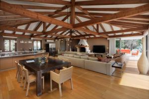 Μια τηλεόραση ή/και κέντρο ψυχαγωγίας στο Malipiero Estate - Villa and Cottage