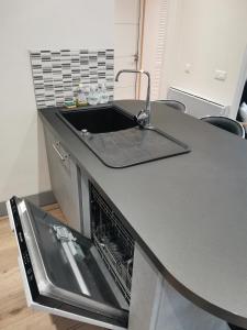 Kuchyň nebo kuchyňský kout v ubytování Appartement Fontargente + 7 fotografií