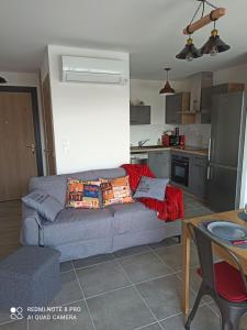 Kuchyň nebo kuchyňský kout v ubytování O GECKO MARIN T2 classé entre mer et village à pied