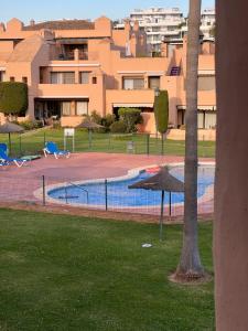 Poolen vid eller i närheten av MARBELLA LUXUEUX DUPLEX 3 CH.- 3 BAINS - 155 M² + 100 M² TERRASSES