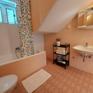 ห้องน้ำของ Guest House Mediterranean