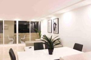 Gallery image of Large modern BEACH FRONT apartment, ROOFTOP POOL!! in Marbella