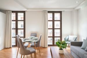 A seating area at Plaza Nueva HOMES