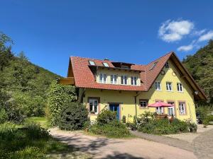 Gallery image of Ferienwohnung Südliche Weinstraße zwischen Wald und Reben in Klingenmünster