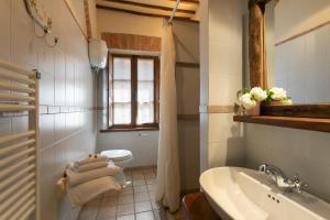 Łazienka w obiekcie Agriturismo Poggio Salvi