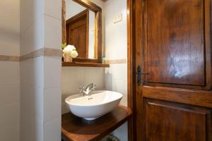 Łazienka w obiekcie Agriturismo Poggio Salvi