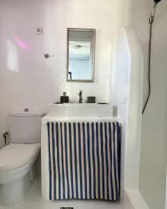 Ένα μπάνιο στο Serifos White