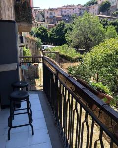 Μπαλκόνι ή βεράντα στο La Barchetta di Carta loft a Soriano nel Cimino +5 φωτογραφίες
