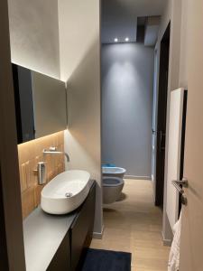 A bathroom at Da Gloria
