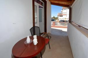 Ein Balkon oder eine Terrasse in der Unterkunft Apartments Ivana Bibinje