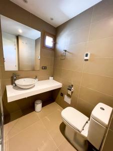 Ванна кімната в IntempoCarrera - Apartment at Intempo Building