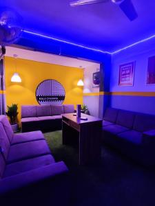 Зона вітальні в Procida Hostel by Vibe Village