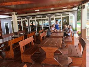 Restaurace v ubytování Kuća Pećine