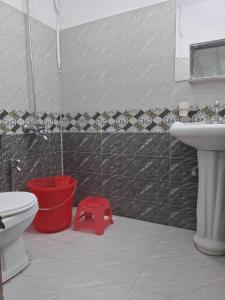 Ένα μπάνιο στο Royal Blue inn Hotel