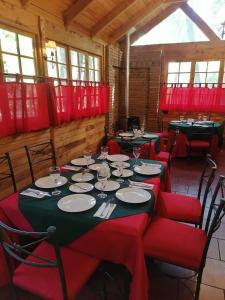 Restoran ili drugo mesto za obedovanje u objektu Cabañas Hosteria de Vilches