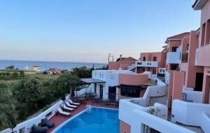 Der Swimmingpool an oder in der Nähe von Nisea Hotel Samos