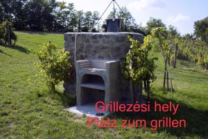 Fotografia z galérie ubytovania Csobánc Szerelem-Nemzeti Park-Önalló Ház - klimatizált v destinácii Gyulakeszi