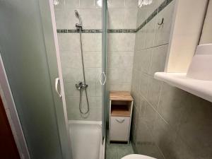 Koupelna v ubytování Apartments Villa Emilija + 37 fotografií