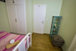 A bed or beds in a room at Gorgeous Apartment in the city center