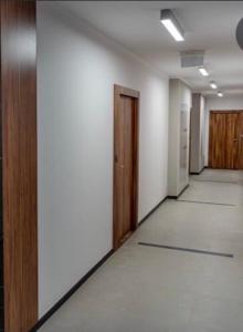 Zdjęcie z galerii obiektu Rakowska Home Double Parking - miejsce dla 2 aut w cenie- double parking spot included w Warszawie