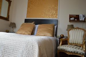 Ліжко або ліжка в номері Dublin Citi Hotel of Temple Bar