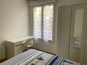 Posteľ alebo postele v izbe v ubytovaní Résidence Fort de l'Eve - T2 à 380m plage M Hulot et commerces - St Marc sur Mer idéal famille proche La Baule P0rnichet - Terrasse et parking privés