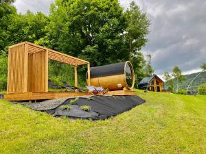 Zdjęcie z galerii obiektu Czill-Lokum- klimatyczna chata w Beskidach z balią i sauną w mieście Maków Podhalański